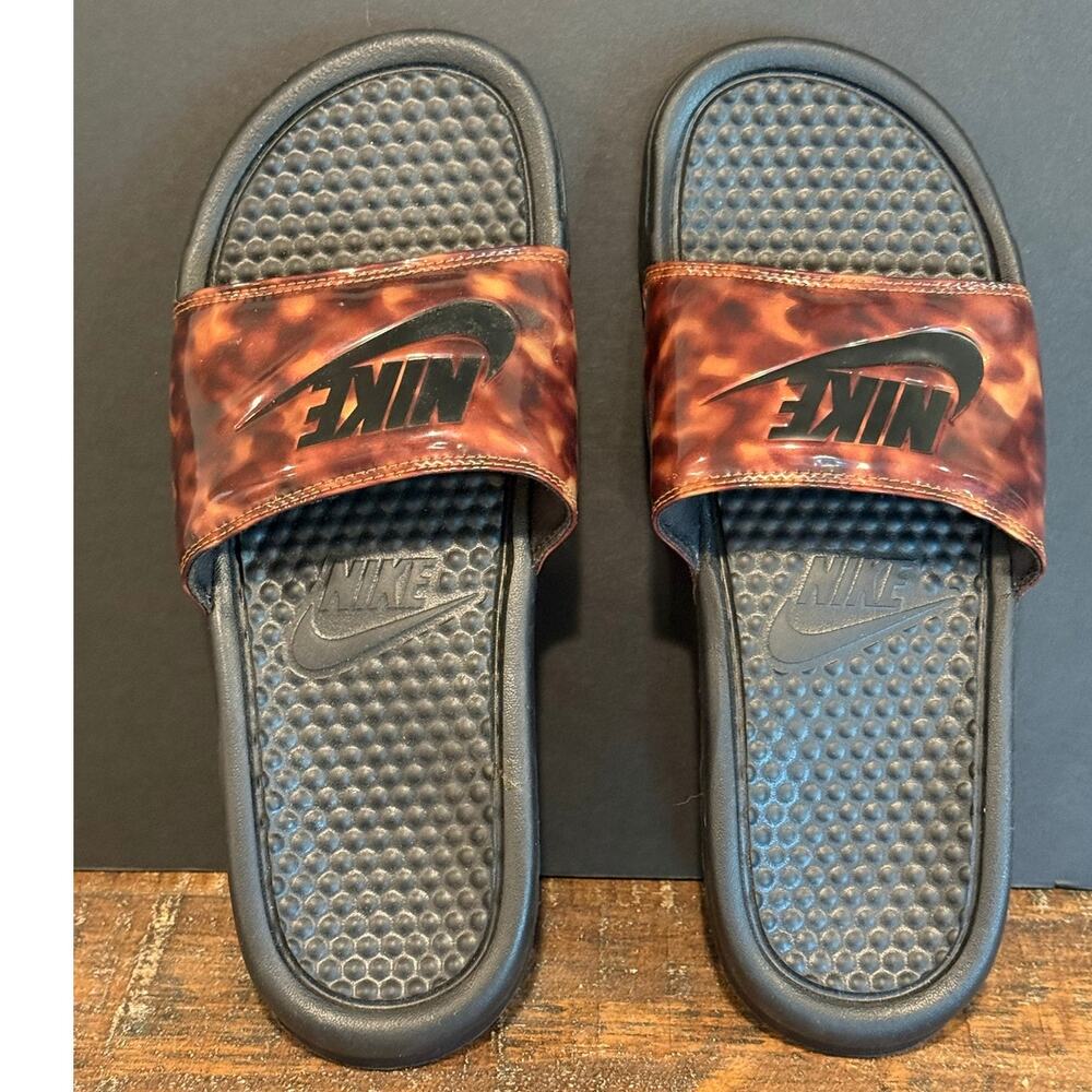 Nike Women's Benassi JDI Tortoise Print Slide Size 8 Sandals Black Brown - Picture 3 of 5